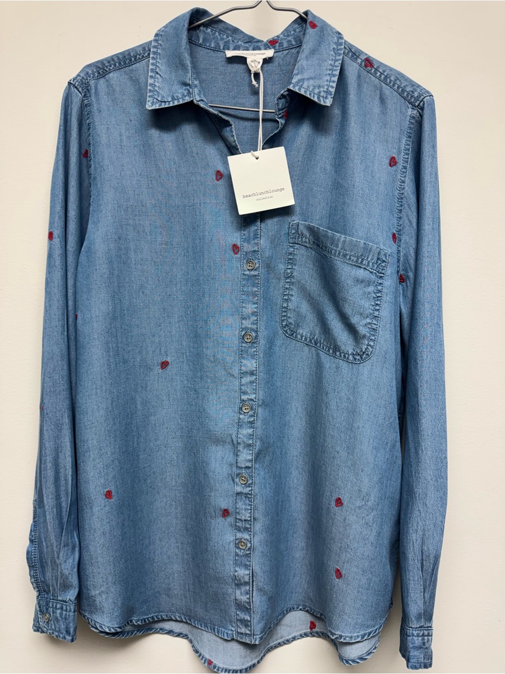 beachlunchlounge women lyosell Light Blue Denim Shirt Red Heart Embroidery M NEW